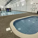 - Lakeside - Part Of The The Bay Filey Village With Pool, Gym And Direct Access, Pub, Restaurant, Tennis And Meadows Walks