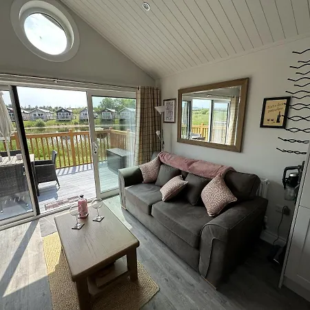 Low Lake Lodge - Lakeside - Part Of The The Bay Filey Holiday Village With Pool, Gym And Direct Beach Access, Pub, Restaurant, Tennis And Meadows Walks بيت للعطل Reighton