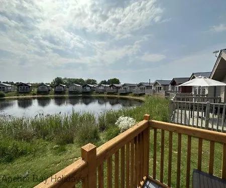 بيت للعطل Low Lake Lodge - Lakeside - Part Of The The Bay Filey Holiday Village With Pool, Gym And Direct Beach Access, Pub, Restaurant, Tennis And Meadows Walks Reighton