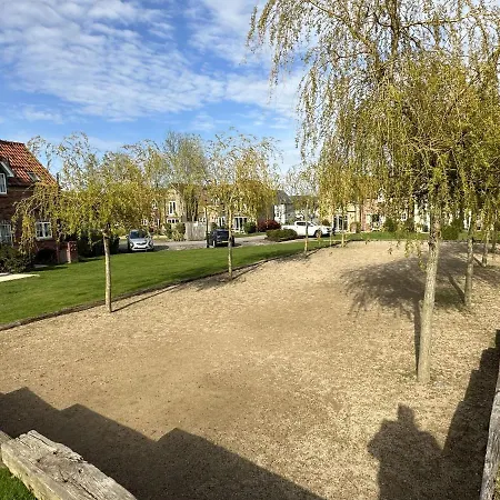 - Lakeside - Part Of The The Bay Filey Village With Pool, Gym And Direct Access, Pub, Restaurant, Tennis And Meadows Walks