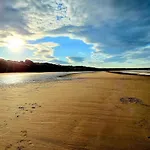 - Lakeside - Part Of The The Bay Filey Village With Pool, Gym And Direct Access, Pub, Restaurant, Tennis And Meadows Walks * Reighton
