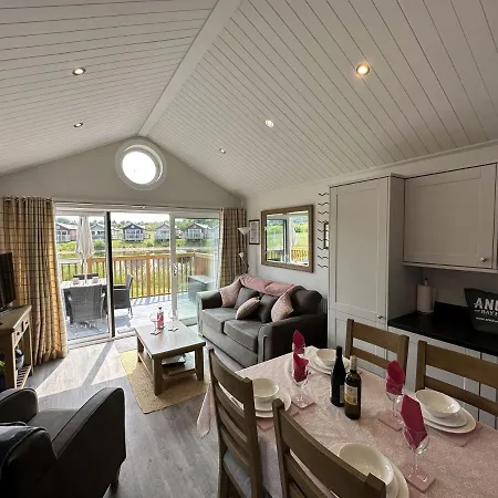 Low Lake Lodge - Lakeside - Part Of The The Bay Filey Holiday Village With Pool, Gym And Direct Beach Access, Pub, Restaurant, Tennis And Meadows Walks Prázdninový dům Reighton