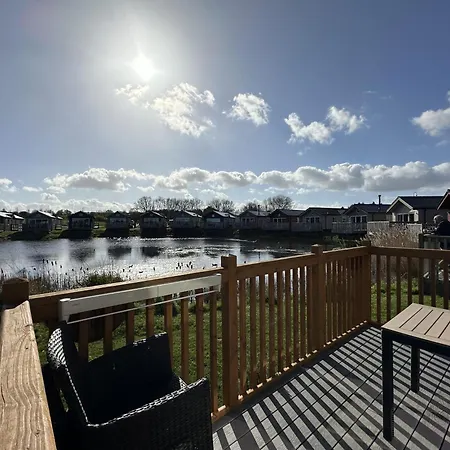 - Lakeside - Part Of The The Bay Filey Village With Pool, Gym And Direct Access, Pub, Restaurant, Tennis And Meadows Walks Prázdninový dům Reighton